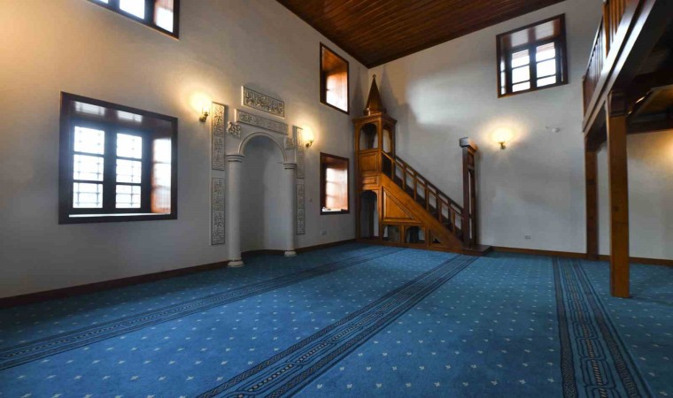 Ankarada ahşap serenli minaresiyle dikkat çeken Hamidiye Camii aslına uygun olarak yeniden inşa edildi