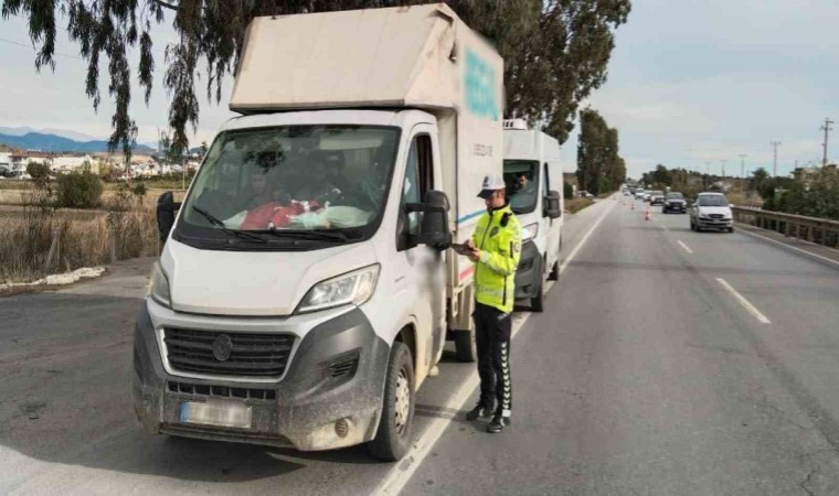 Antalyada 1 haftada 60 bin araç kontrol edildi