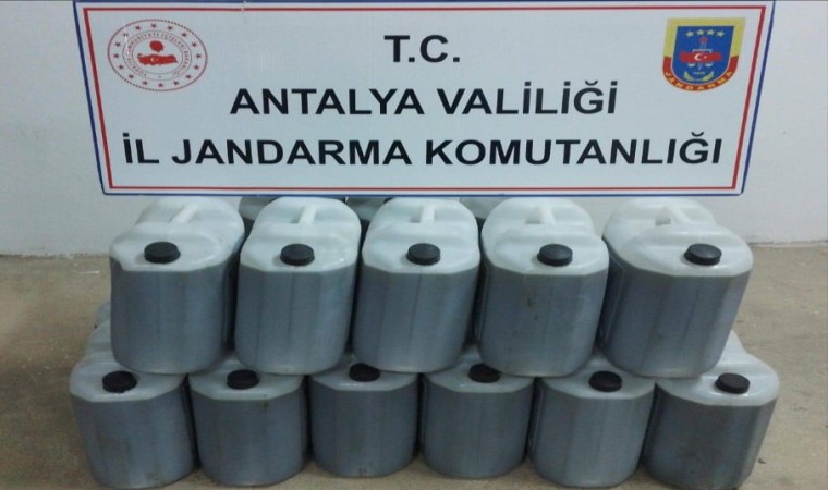 Antalyada 6 bin litre sahte zeytinyağı ele geçirildi