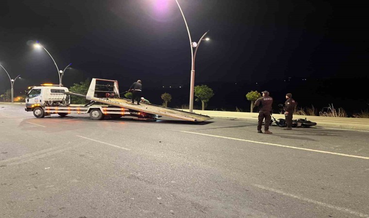 Arnavutköydeki feci kaza kamerada... İki motosiklet kafa kafaya çarpıştı: 1 ölü, 2 ağır yaralı