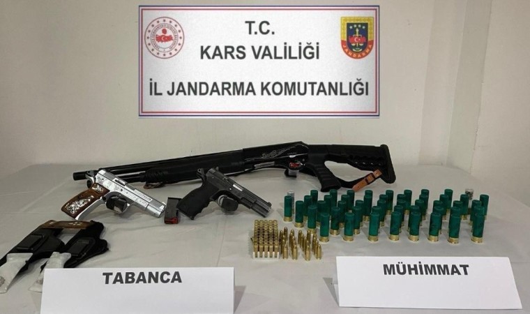 Arpaçayda silahla 3 kişiyi yaralamıştı: Jandarma kıskıvrak yakaladı