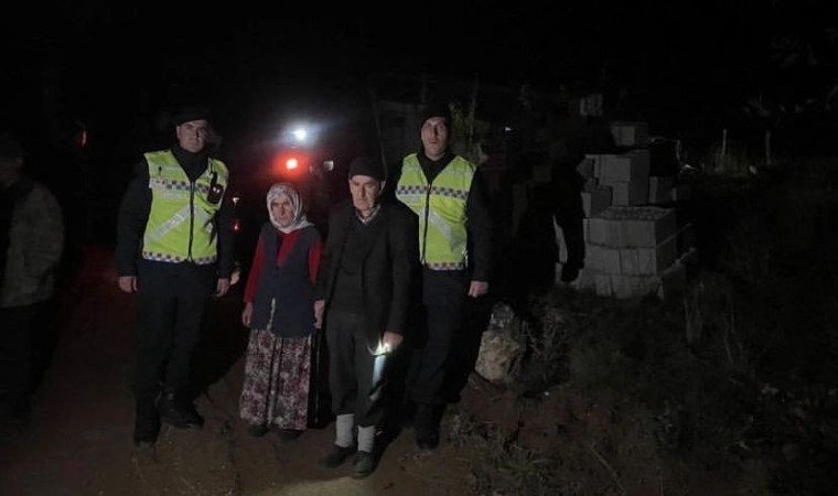 Artvinde kaybolan kadın jandarma tarafından sağ salim bulundu