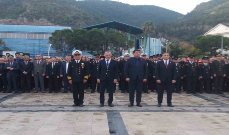 Atatürk Fethiyede saygı ve özlemle anıldı