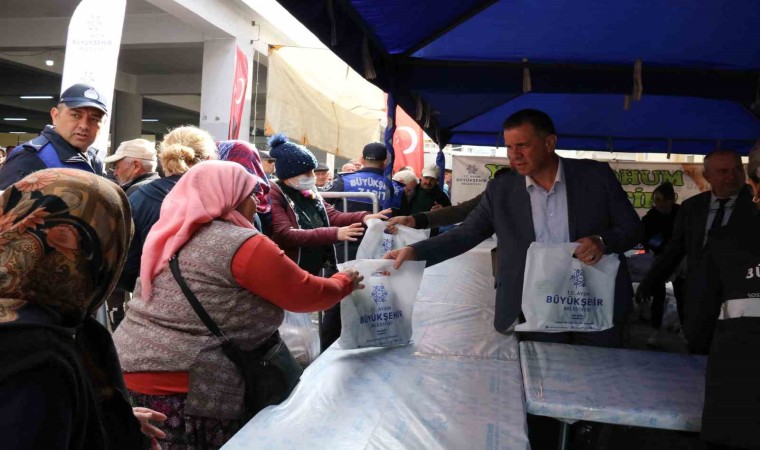 Aydın BŞB Yenipazarda fide dağıttı