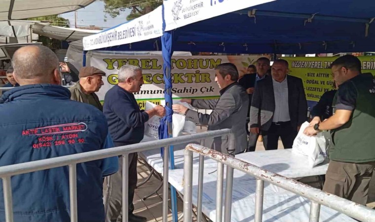 Aydın Büyükşehir Belediyesi Köşkte kışlık fideler dağıttı