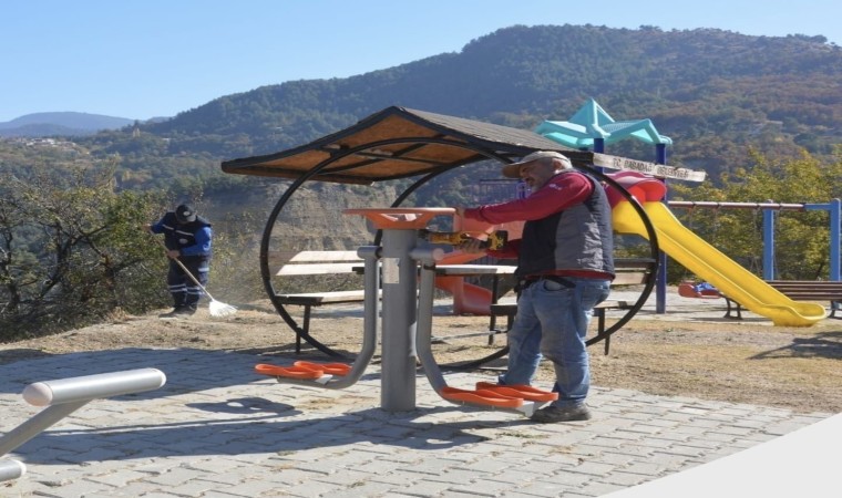 Babadağda parklar çocuklar için güvenli ve eğlenceli alanlara dönüşüyor