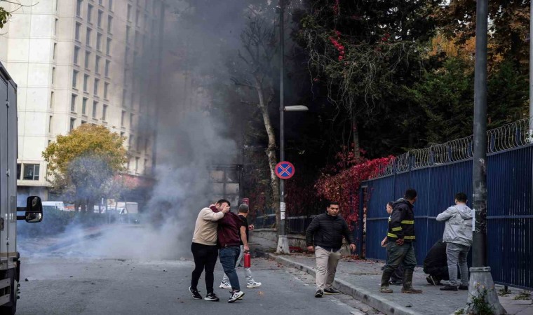 Bahçelievlerde seyir halinde olan kamyonet bir anda alev topuna döndü