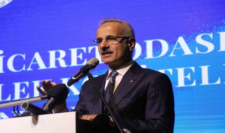 Bakan Uraloğlu: Ülke savunması için donanmanın rolü neyse, ülke ticareti için de denizcilik sektörünün rolü tam olarak budur