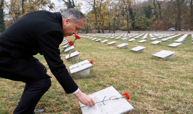 Bakan Yerlikaya, Budapeştede Galiçya Türk Şehitliğini ziyaret etti