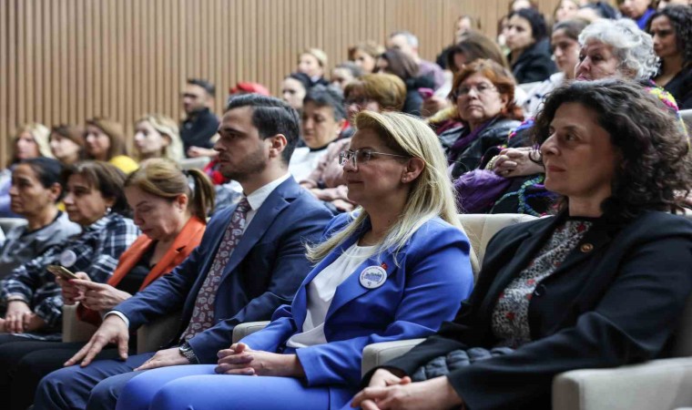 Bakırköy Belediyesi Kadına yönelik şiddete karşı konferans düzenledi