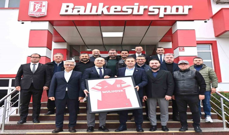 Balıkesir Büyükşehir Belediye Başkanı Ahmet Akın, Balıkesirspor Kulübünü ziyaret etti