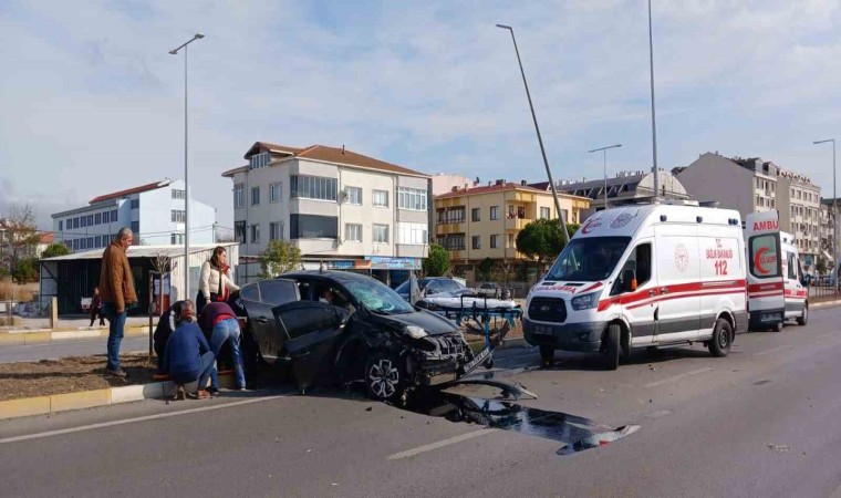 Bandırmada trafik kazası: 3 yaralı