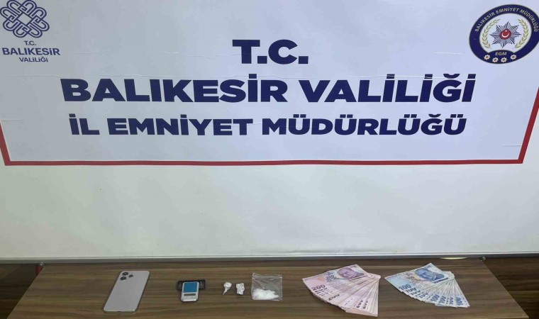 Bandırmada uyuşturucu ticaretinden aranan şahıs yakalandı