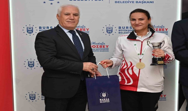 Başkan Bozbey, dünya şampiyonu Dilek Yavaşı ağırladı