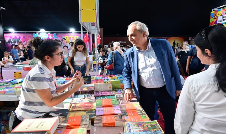 Başkan Kocagözden gençlere kitap okuma tavsiyesi