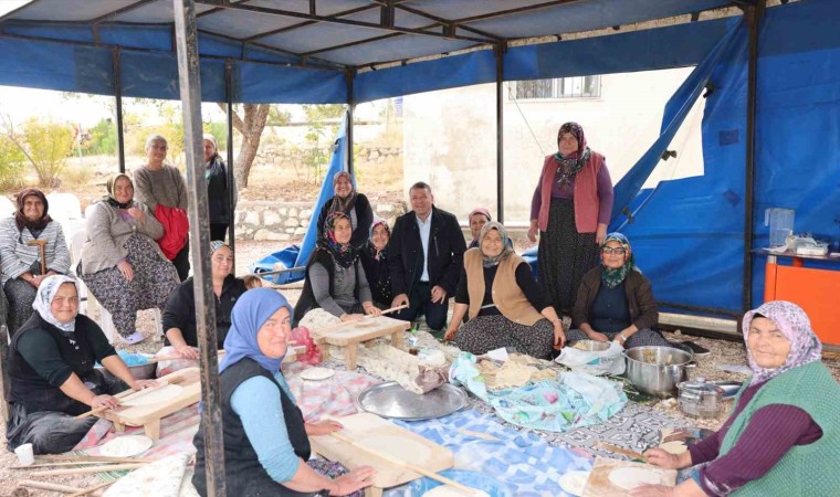 Başkan Turgut halkın sorunlarını yerinde tespit ediyor