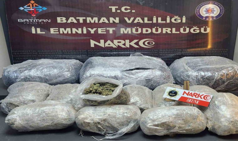 Batmanda bir otomobilde 27 kilo sentetik uyuşturucu ele geçirildi