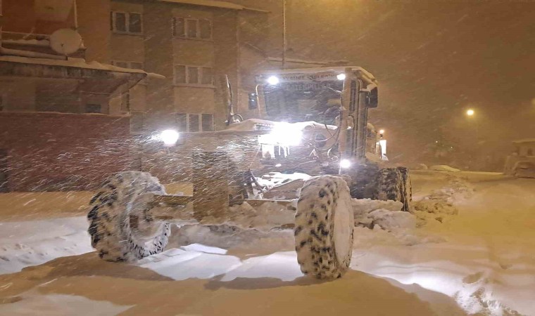 Bayburtta kar kalınlığı 80 santimetreyi buldu