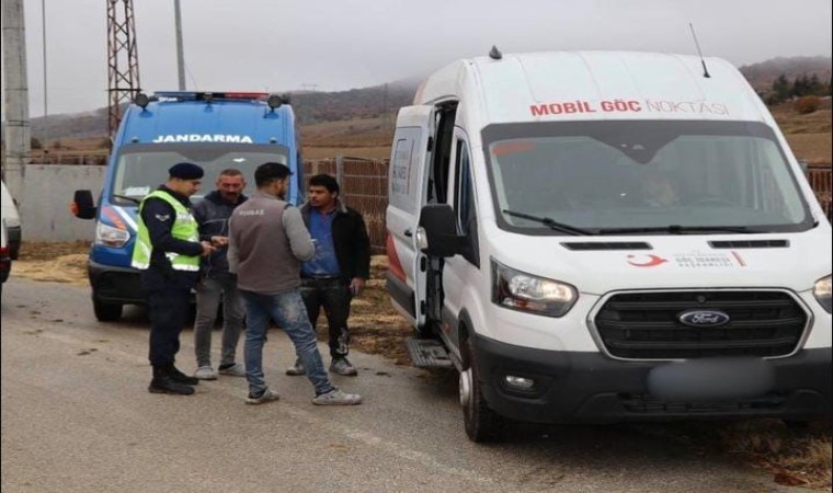 Bilecikte 5i düzensiz göçmen, 8i araması bulunan 13 kişi yakalandı