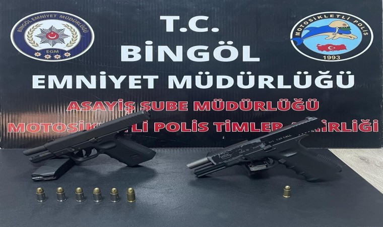 Bingölde ruhsatsız silah ve uyuşturucu ele geçirildi