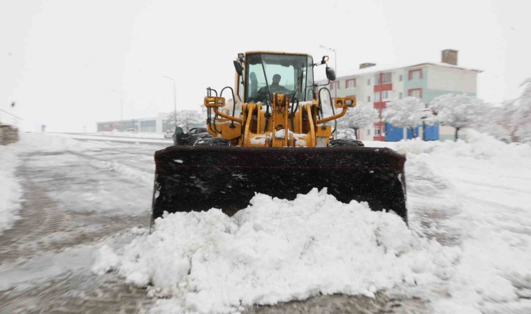 Bitliste 70 köy yolu ulaşıma kapandı