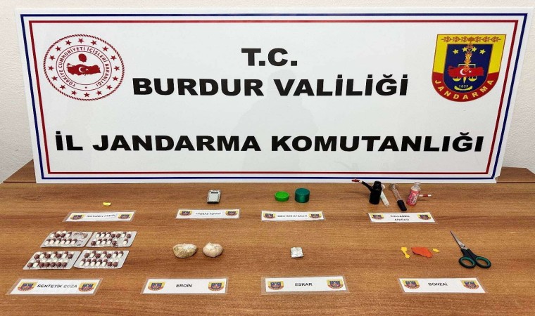 Burdurda jandarmanın 18 günlük operasyonlarında yakalanan 5 şüpheli tutuklandı