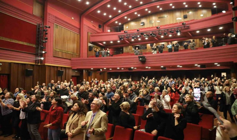 Bursada Feryal Öney ile türkü dolu gece