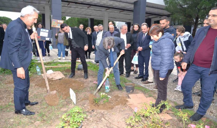 BUÜde ağaçlandırma çalışmaları devam ediyor