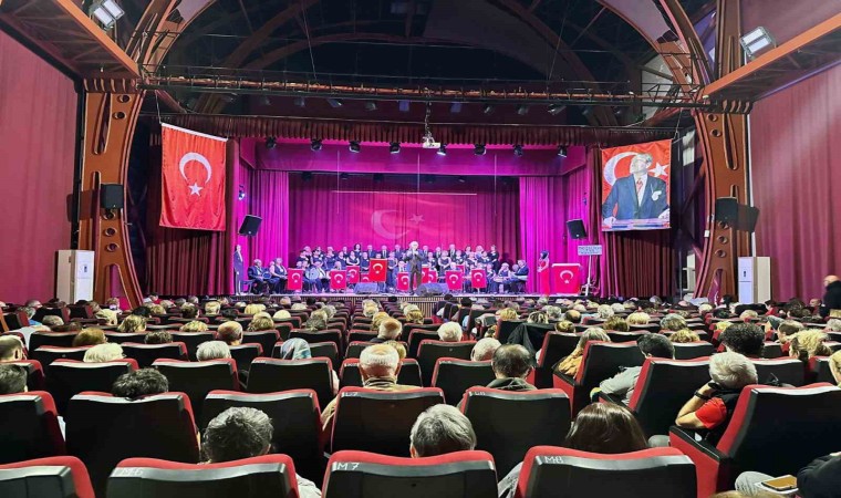 Büyükşehir 100 yaş evi üyelerinden ‘Ataya Saygı konseri