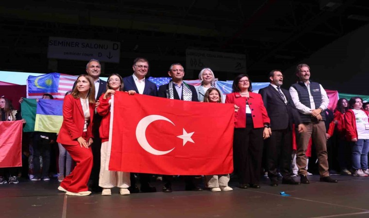 CHP Genel Başkanı Özel: “Filistindeki katliamın ve Ukraynadaki savaşın durmasını ümit ediyorum”