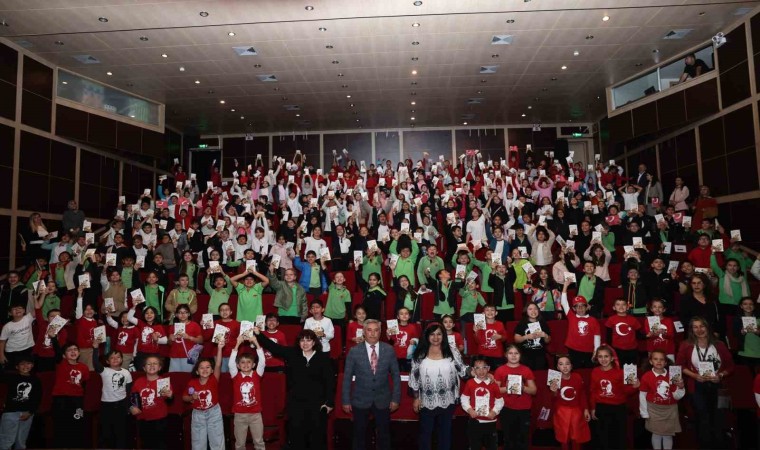 Çocuklara kitap söyleşilerinde konu Cumhuriyetin değerleri