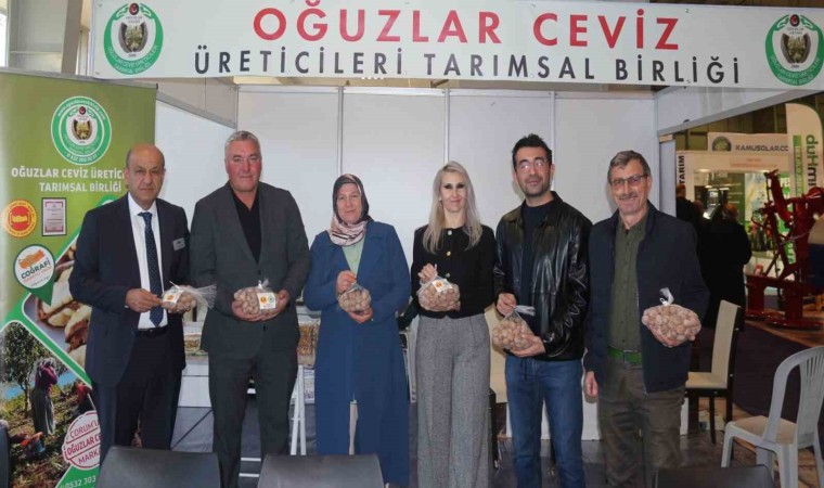 Çorumda düzenlenen ceviz fuarı yoğun ilgi gördü