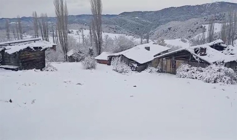 Çorumda kar yağışı köyleri beyaza bürüdü