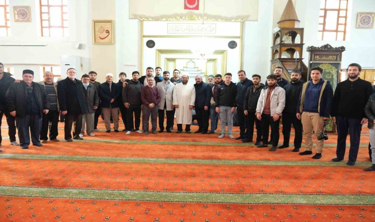 “Cumartesi Günü Sabah Namazı ve Gençlik Buluşması” programları Camii Kebir Camiinde başladı