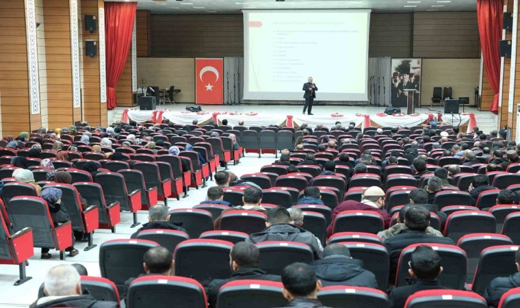 Değerleriyle Güçlü Ailem konulu konferans verildi