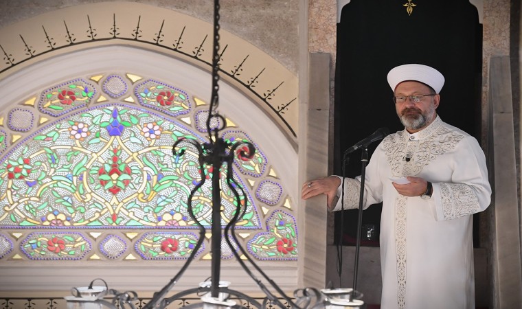 Diyanet İşleri Başkanı Ali Erbaş: Karakterimizin gelişmesinde aileden sonra en önemli rolü öğretmenlerimiz üstlenmektedir