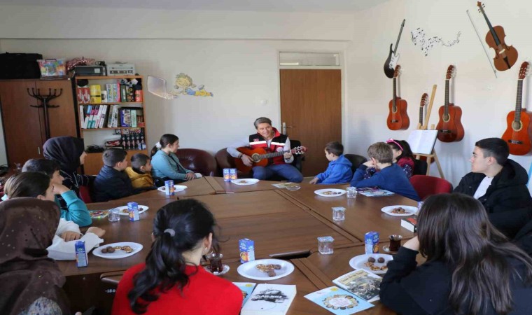 Dünya Çocuk Kitapları Haftası kapsamında kitap okuma etkinliği düzenlendi