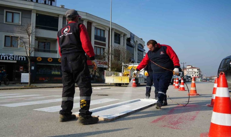 Düzcede yaya çizgileri yenilendi