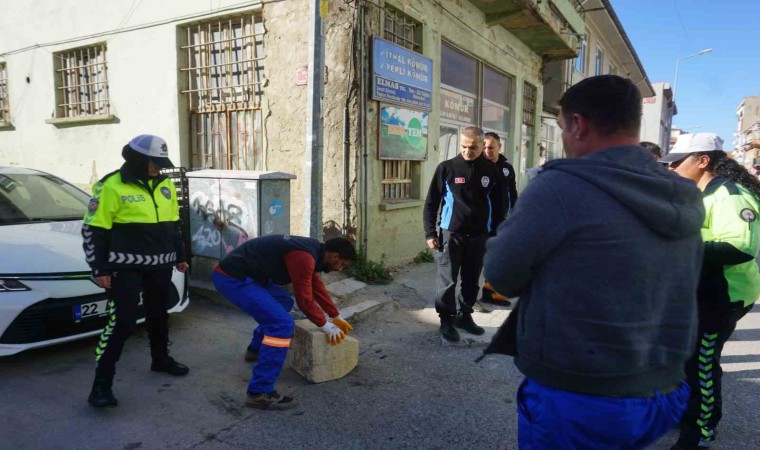 Edirnede polis ve zabıta ekiplerinden duba uygulaması