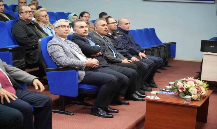 Edremitte “En İyi Narkotik Polis Anne” semineri verildi