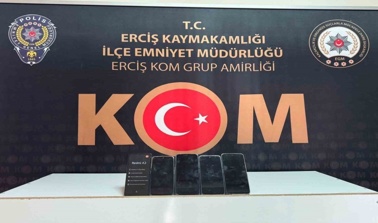 Ercişte kaçakçılık operasyonu