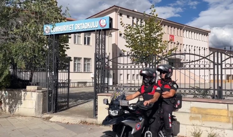 Erzincanda polis ve jandarma ekiplerince denetimler sürüyor