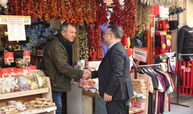 Esnaftan, ziyaretlerine gelen Vali Hüseyin Aksoya ikram