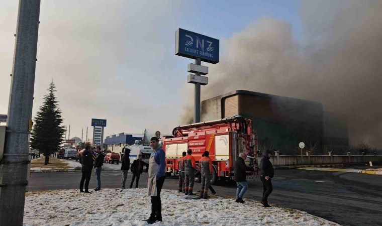 Fabrika yangınında acı haber: 2 ölü