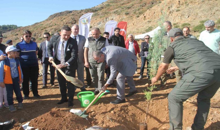 Fethiyede geleceğe nefes için 5 bin fidan toprakla buluştu