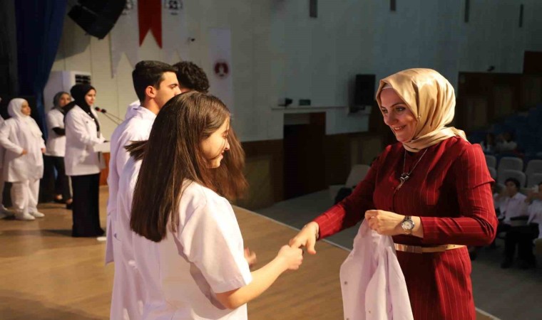 FÜde beyaz önlük giyme töreni düzenlendi