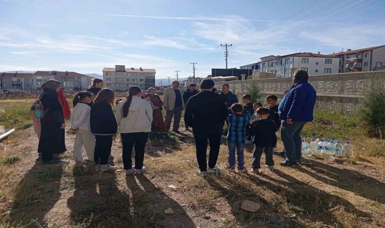 Gedizde “Bir İyilik, Bir Fidan” etkinliği ile fidanlar toprakla buluştu