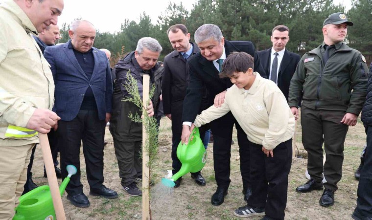 ‘Geleceğe Nefes için fidanlar toprakla buluştu