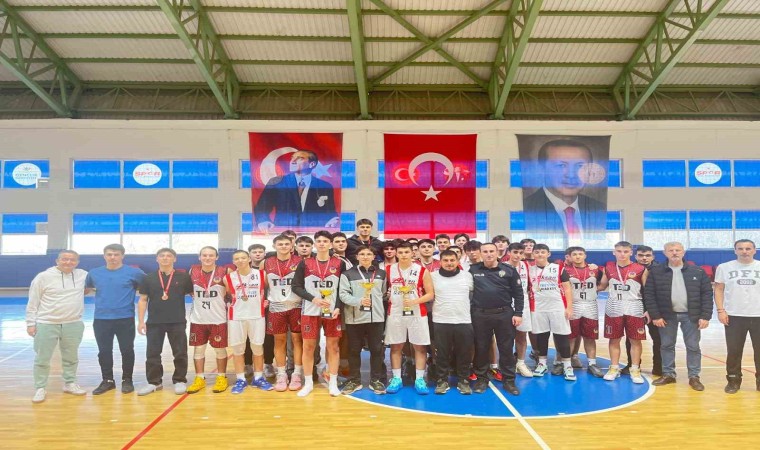 Genç erkekler basketbolda birinci belli oldu