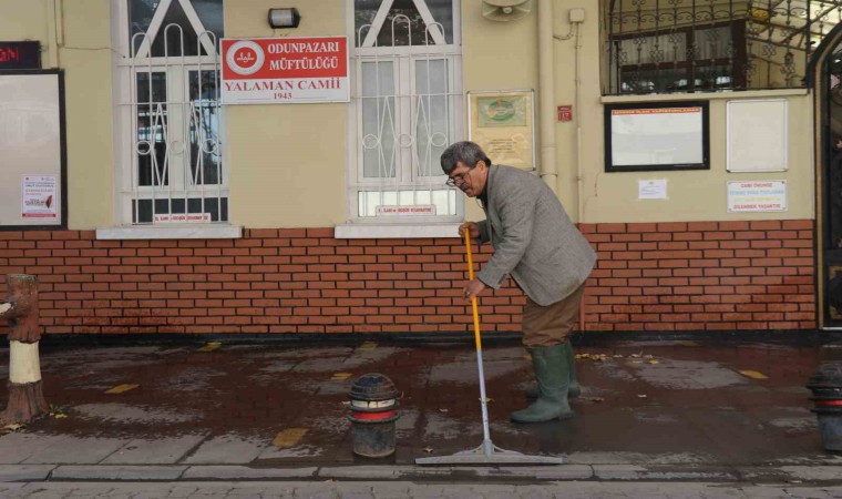 Gerçek zenginliği camide buldu